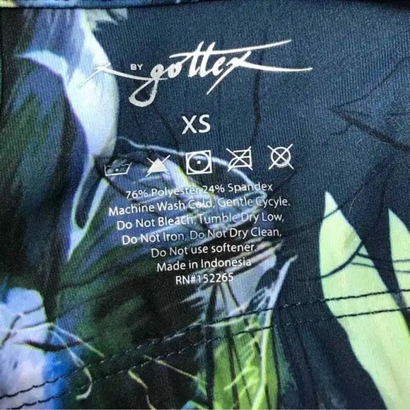 𝅺x by Gottex Crisscross Strap Sports Bra XS Dark Floral Strappy Blue/Green NWT - Picture 5 of 5